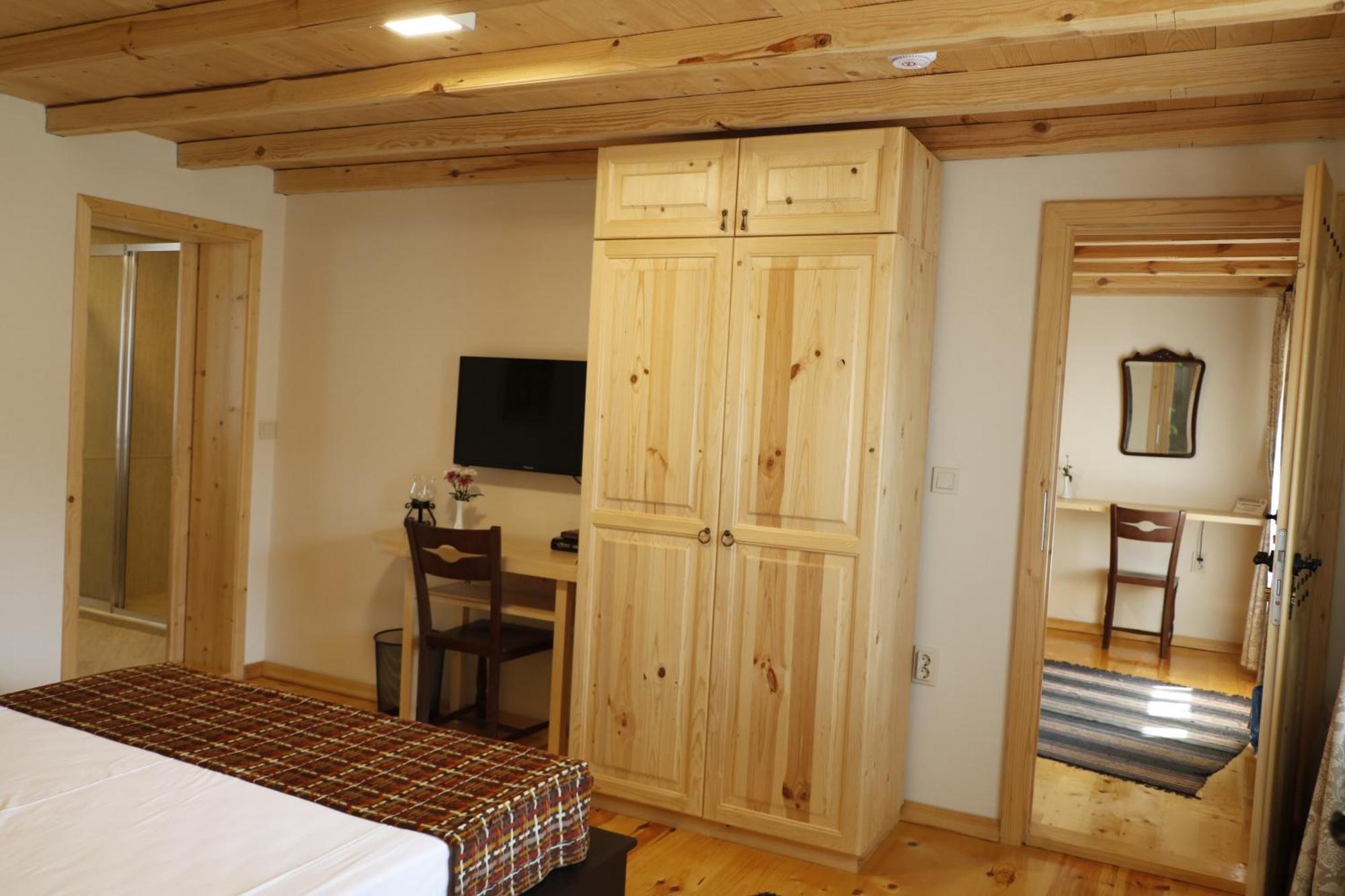Guest House Epochs Since 1871 Lyaskovets Kamer foto