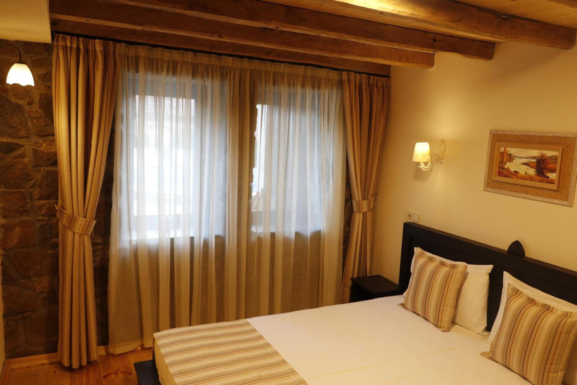 Guest House Epochs Since 1871 Lyaskovets Kamer foto