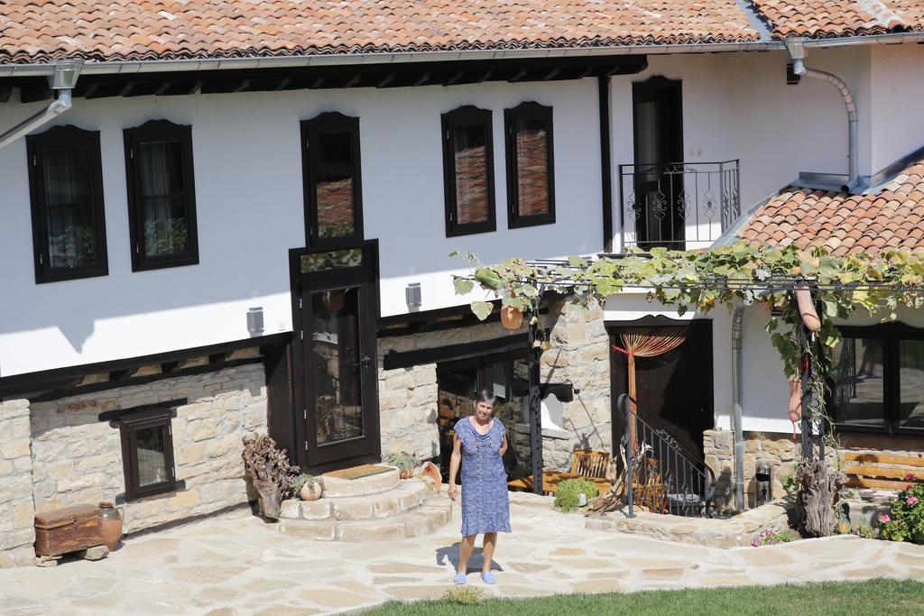 Guest House Epochs Since 1871 Lyaskovets Buitenkant foto